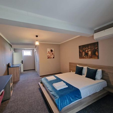 Albert Hotel Rosu Ngoại thất bức ảnh