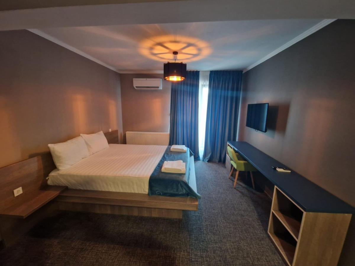 Albert Hotel Rosu Ngoại thất bức ảnh